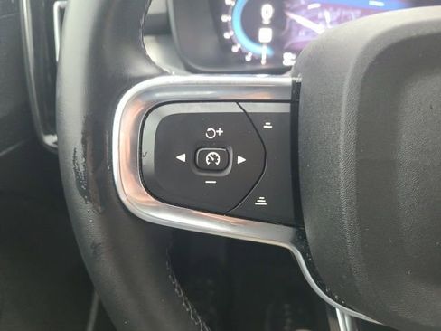 Used 2024 Volvo XC40 B5 Core image 20