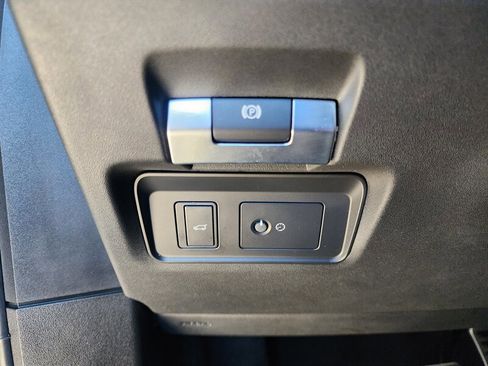 Used 2023 Land Rover Range Rover Evoque R-Dynamic S image 25