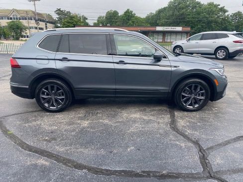 Used 2022 Volkswagen Tiguan SE FWD image 4