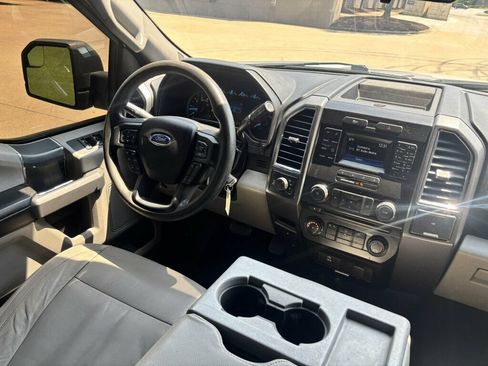 Used 2016 Ford F150 XLT AWD/4WD image 23