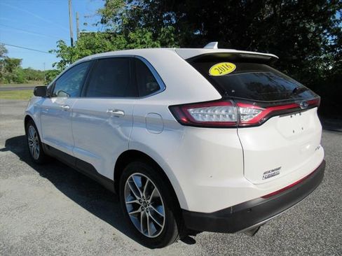 Used 2016 Ford Edge Titanium w/ Equipment Group 301A FWD image 5
