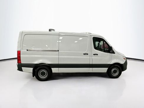 Used 2025 Mercedes-Benz Sprinter 2500 image 9