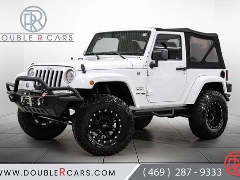 Used 2018 Jeep Wrangler Sahara w/ Connectivity Group AWD/4WD image 1