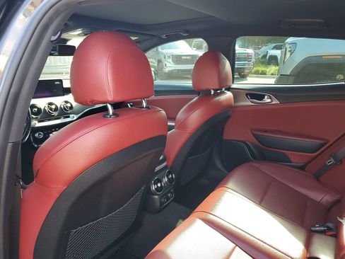 Used 2022 Kia Stinger GT1 w/ Red Interior Color Package RWD image 9
