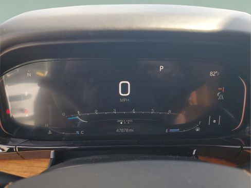 Certified 2022 Jeep Grand Wagoneer Series III w/ Rear Seat Video Group 1 AWD/4WD image 7