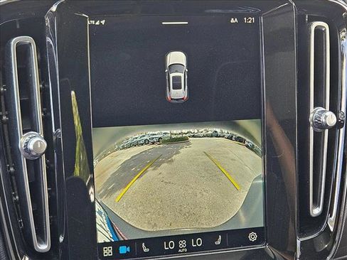 Used 2021 Volvo XC40 P8 Recharge w/ Advanced Package image 14