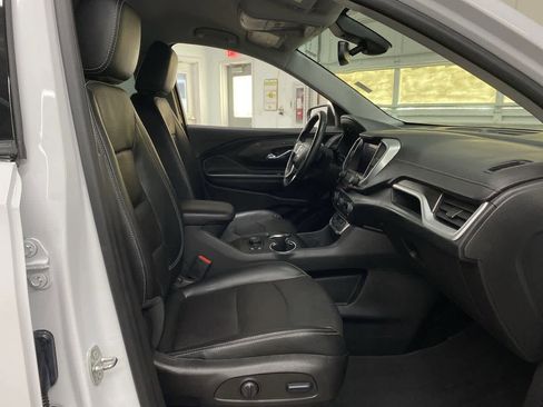 Used 2023 GMC Terrain SLT image 19