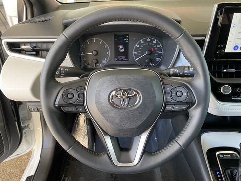 Used 2025 Toyota Corolla SE FWD image 39