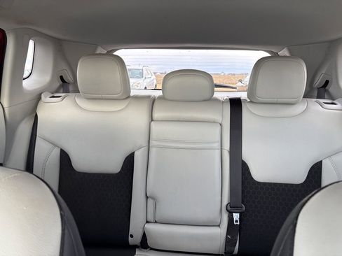 Used 2019 Jeep Compass Latitude w/ Safety & Security Group image 39