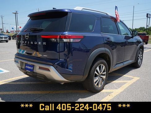 Used 2025 Nissan Pathfinder SL AWD/4WD image 10