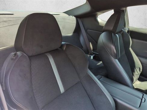 Used 2022 Toyota GR86 Premium w/ ALL Weather Mat Package (TMS) RWD image 22