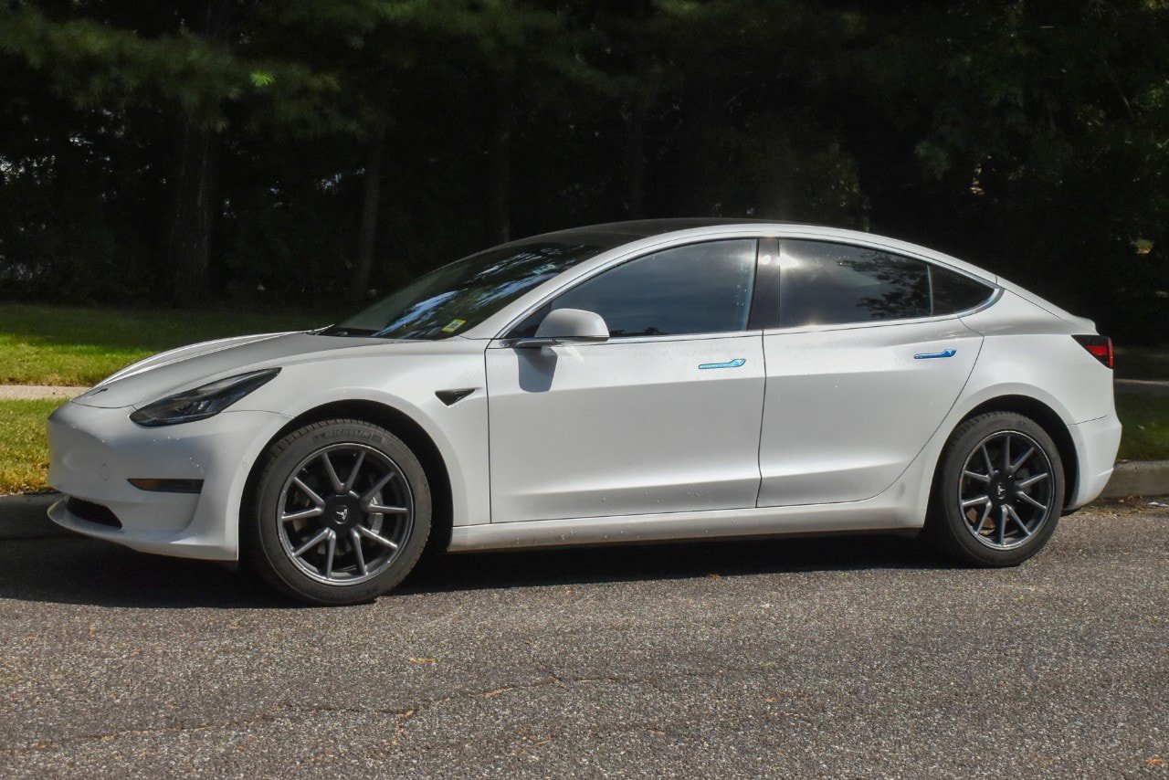 Used 2020 Tesla Model 3 Standard Range Plus RWD image 2