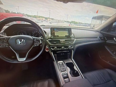 Used 2022 Honda Accord Touring image 8