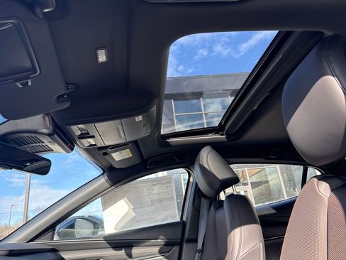 New 2026 MAZDA MAZDA3 Hatchback w/Premium Plus Pkg image 19