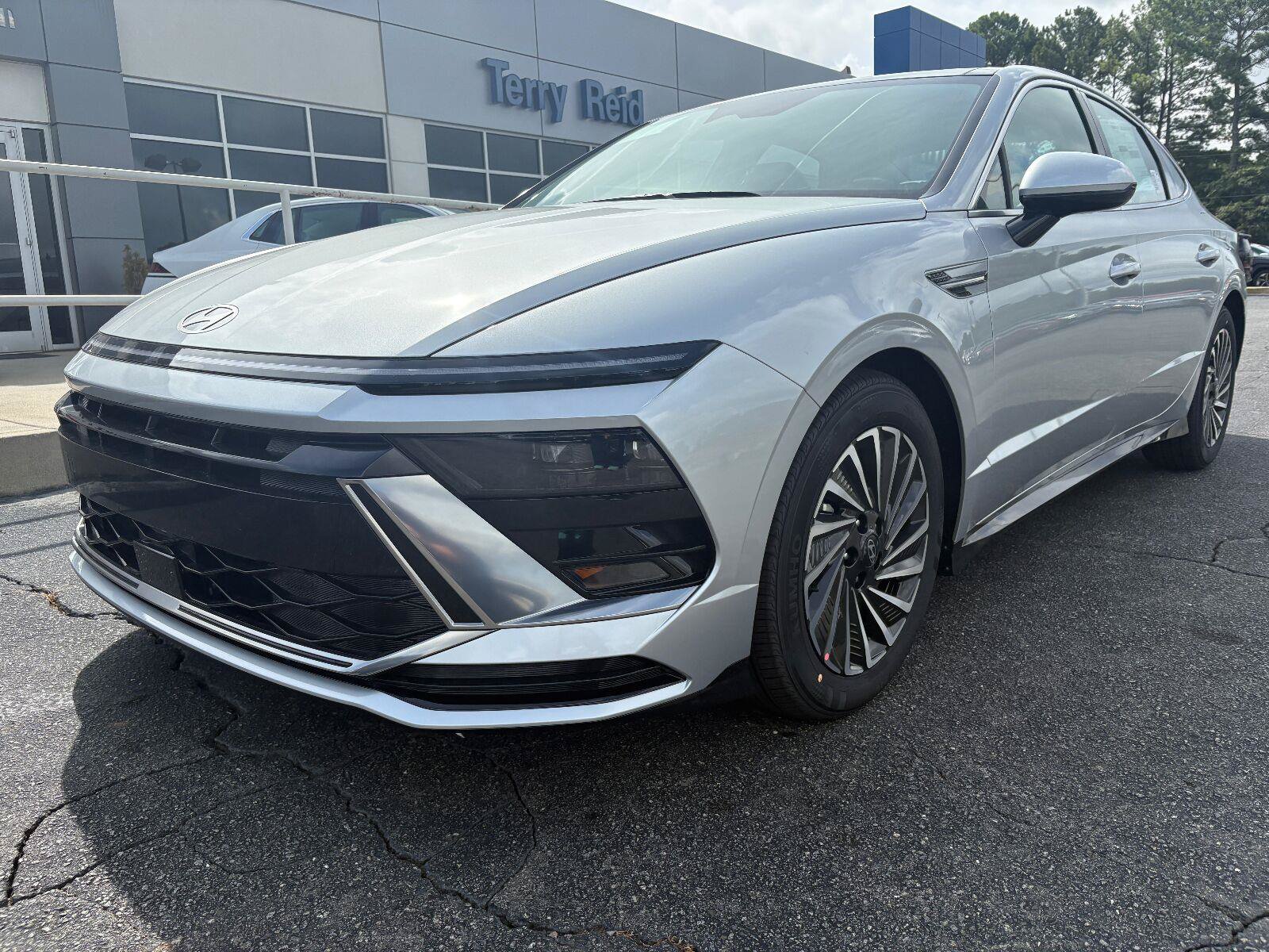 New 2026 Hyundai Sonata SEL FWD image 1
