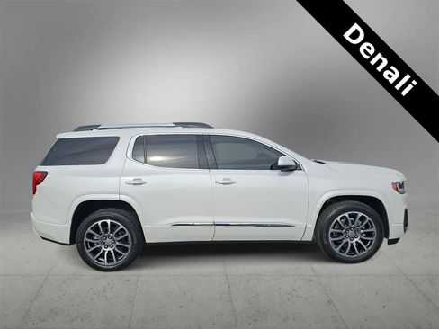 Used 2022 GMC Acadia Denali w/ Denali Ultimate Package image 9