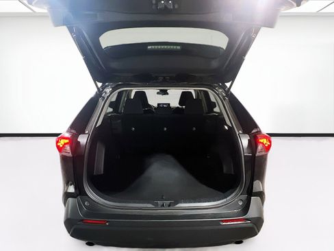 Used 2023 Toyota RAV4 LE AWD/4WD image 18