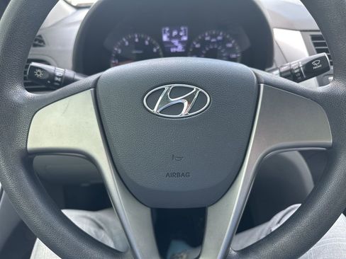 Used 2016 Hyundai Accent SE image 2