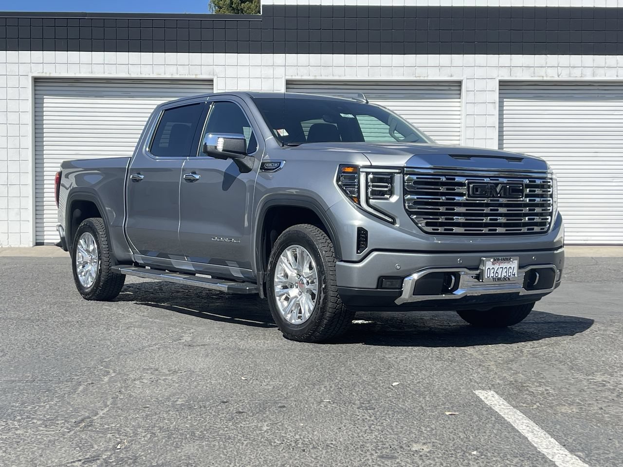 Used 2025 GMC Sierra 1500 Denali w/ Technology Package AWD/4WD image 1