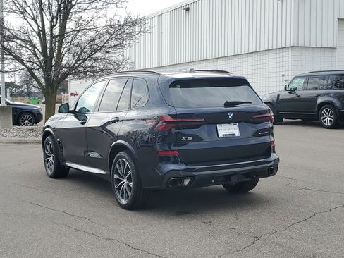New 2026 BMW X5 xDrive40i w/ M Sport Package AWD/4WD image 2