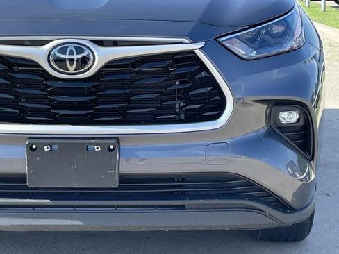 Used 2023 Toyota Highlander XLE FWD image 8