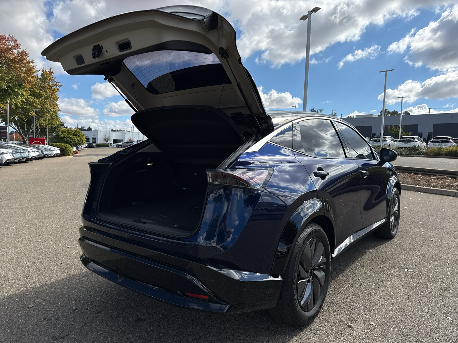 Used 2024 Nissan Ariya FWD image 9