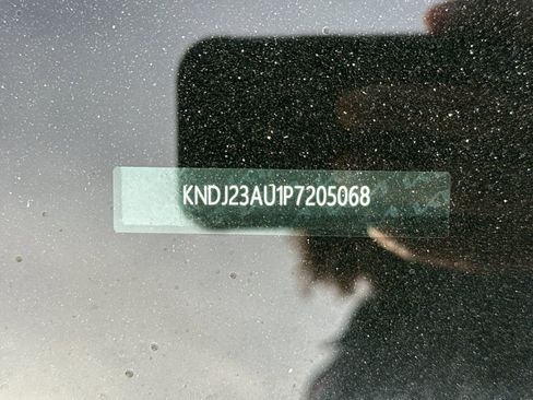 Used 2023 Kia Soul S image 3