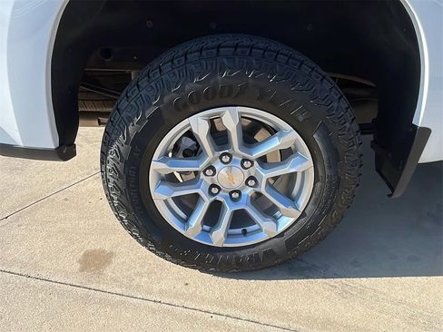 New 2025 Chevrolet Silverado 1500 LT image 9