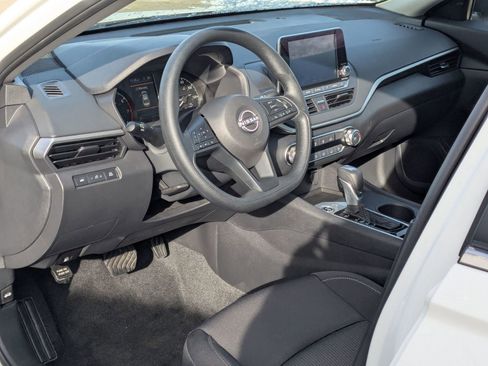 Used 2025 Nissan Altima 2.5 S image 13