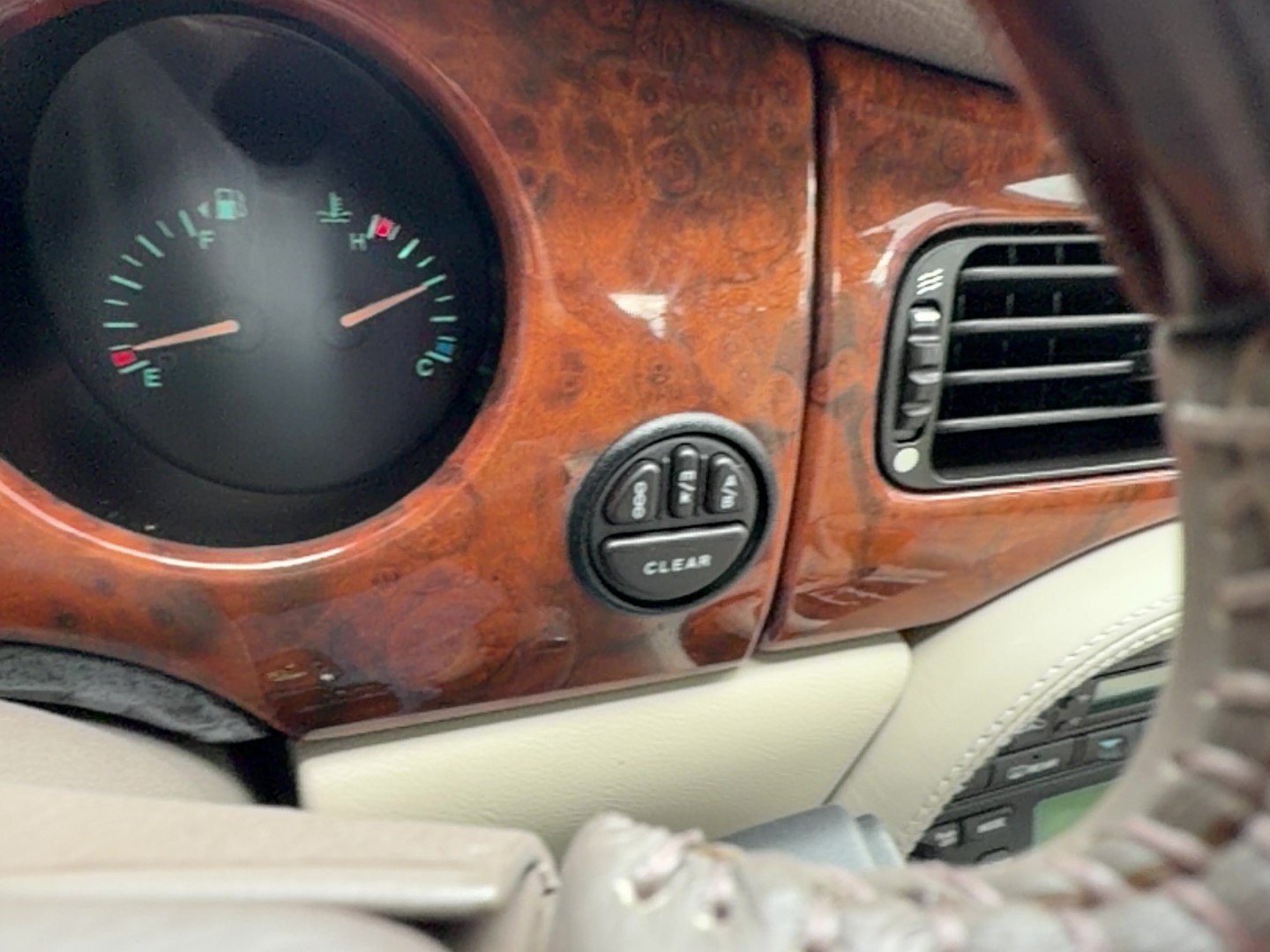 Used 2000 Jaguar XJ RWD image 10