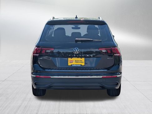 Certified 2023 Volkswagen Tiguan SE w/ Panoramic Sunroof Package AWD/4WD image 6