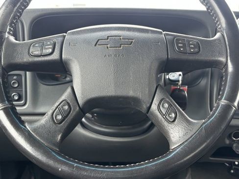 Used 2006 Chevrolet Silverado 2500 LT w/ Snow Plow Prep Package image 16