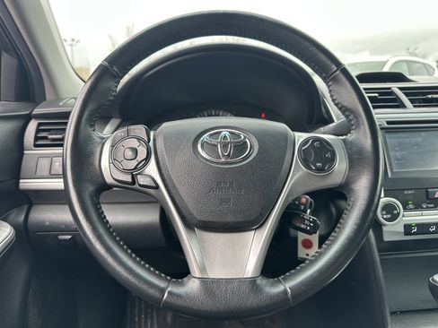 Used 2014 Toyota Camry SE image 17