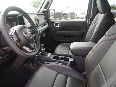 New 2025 Jeep Gladiator Rubicon w/ Convenience Group image 17