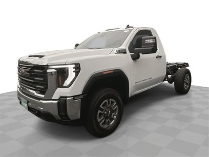 New 2025 GMC Sierra 3500 Pro w/ Convenience Package