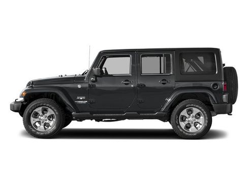 Used 2017 Jeep Wrangler Unlimited Sahara AWD/4WD image 3