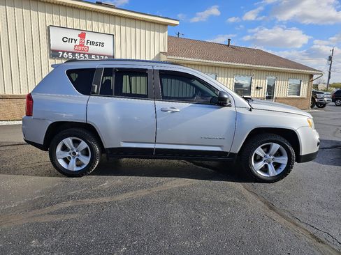 Used 2011 Jeep Compass Sport image 27