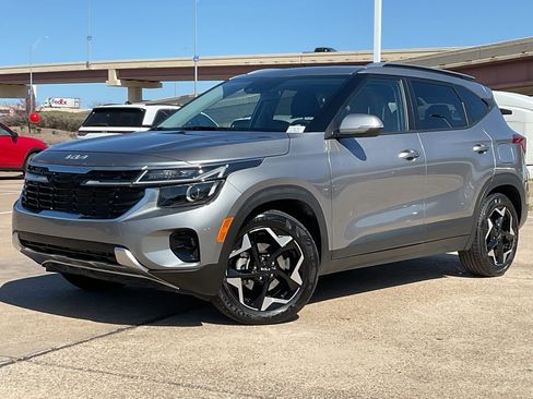 Used 2025 Kia Seltos S image 2