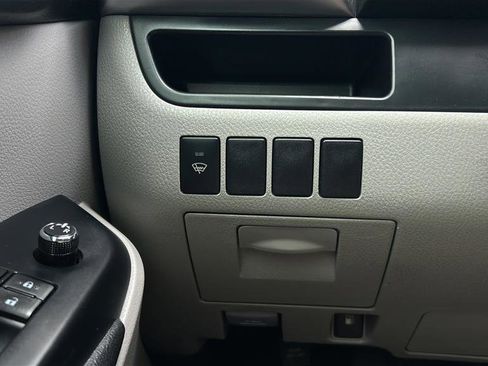 Used 2016 Toyota Highlander LE FWD image 28