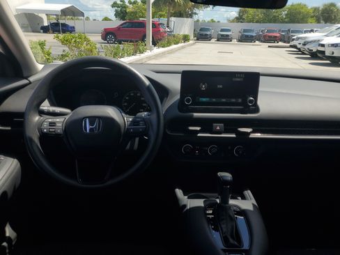 Used 2025 Honda HR-V LX image 16