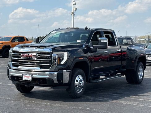 New 2026 GMC Sierra 3500 SLT w/ SLT Premium Package AWD/4WD image 5