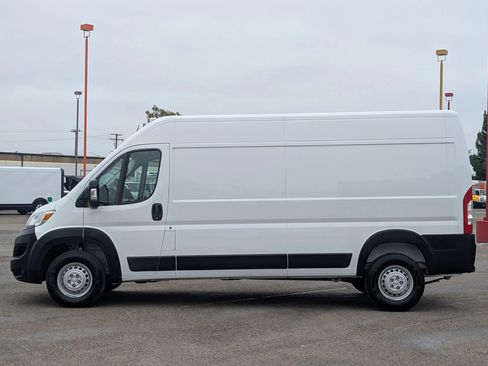 Used 2026 RAM ProMaster 2500 w/ Convenience Group FWD image 4