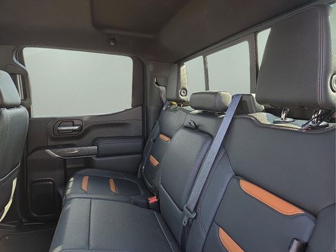 Certified 2022 GMC Sierra 1500 AT4 w/ AT4 Premium Package image 10