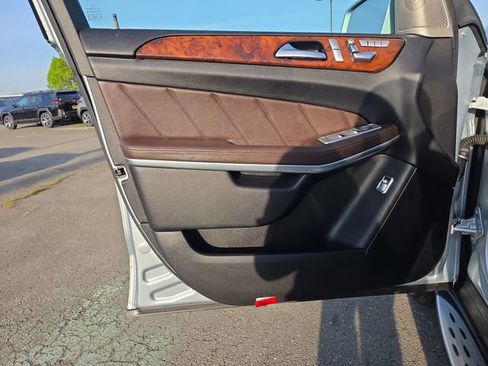 Used 2014 Mercedes-Benz GL 350 BlueTEC 4MATIC image 16