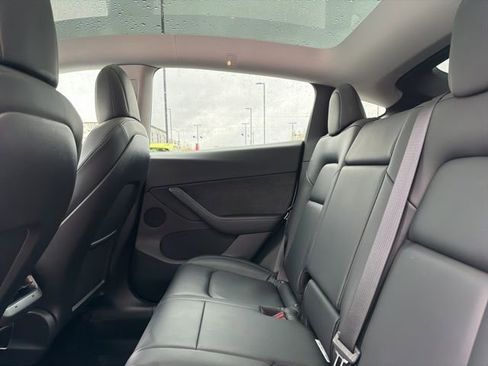 Used 2022 Tesla Model Y Performance image 20