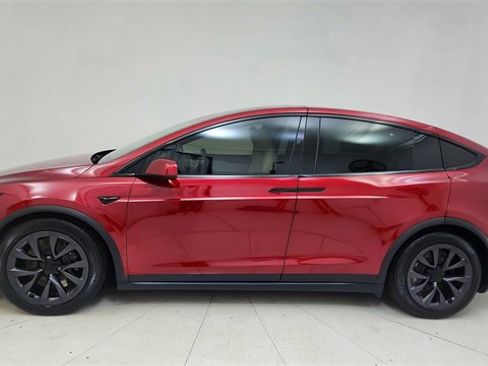 Used 2024 Tesla Model X image 10