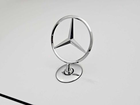 New 2025 Mercedes-Benz S 580e 4MATIC Sedan image 45