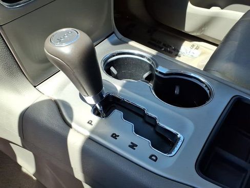 Used 2013 Jeep Grand Cherokee Laredo AWD/4WD image 22