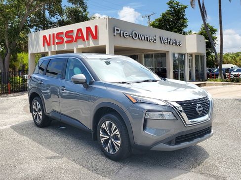 Certified 2023 Nissan Rogue SV image 3