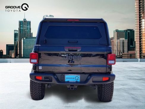 Used 2022 Jeep Gladiator Sport AWD/4WD image 5